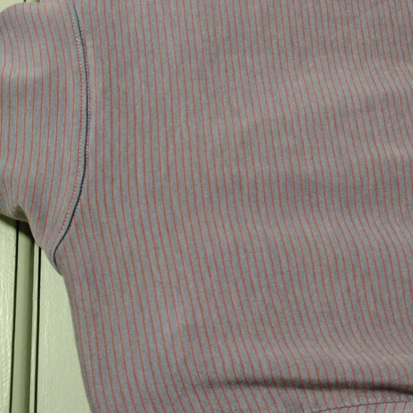 Women's Under Armour Run light grey and red striped lightweight long sleeve Sm - Picture 7 of 7